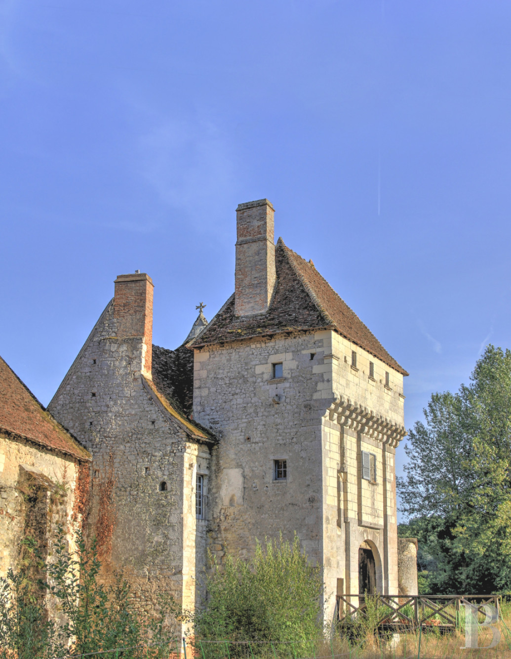 A former château-monastery and its 150-hectare estate near Loches, in Touraine - photo  n°2